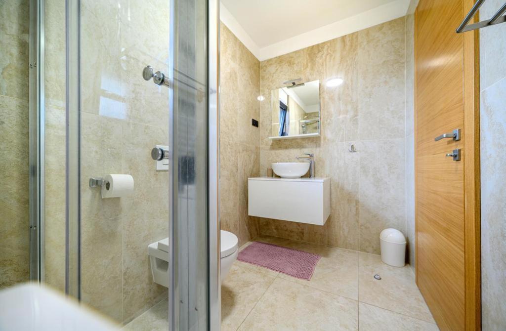 Ledunis Apartment *